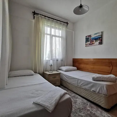 3+1 Spacious House In A Condominium With A Large Green Area Daire