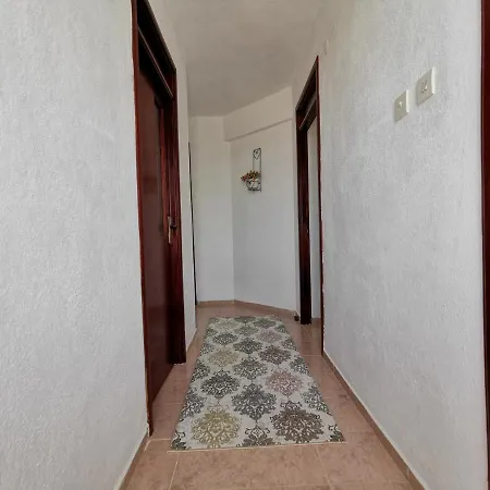 3+1 Spacious House In A Condominium With A Large Green Area Daire