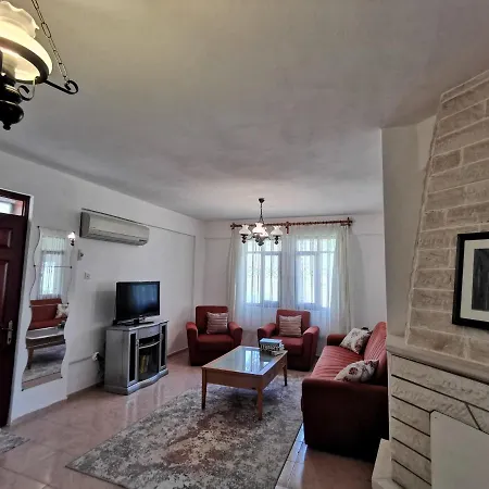 Daire 3+1 Spacious House In A Condominium With A Large Green Area *