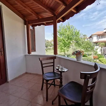 3+1 Spacious House In A Condominium With A Large Green Area Daire