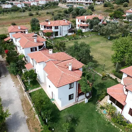 3+1 Spacious House In A Condominium With A Large Green Area Daire Datça